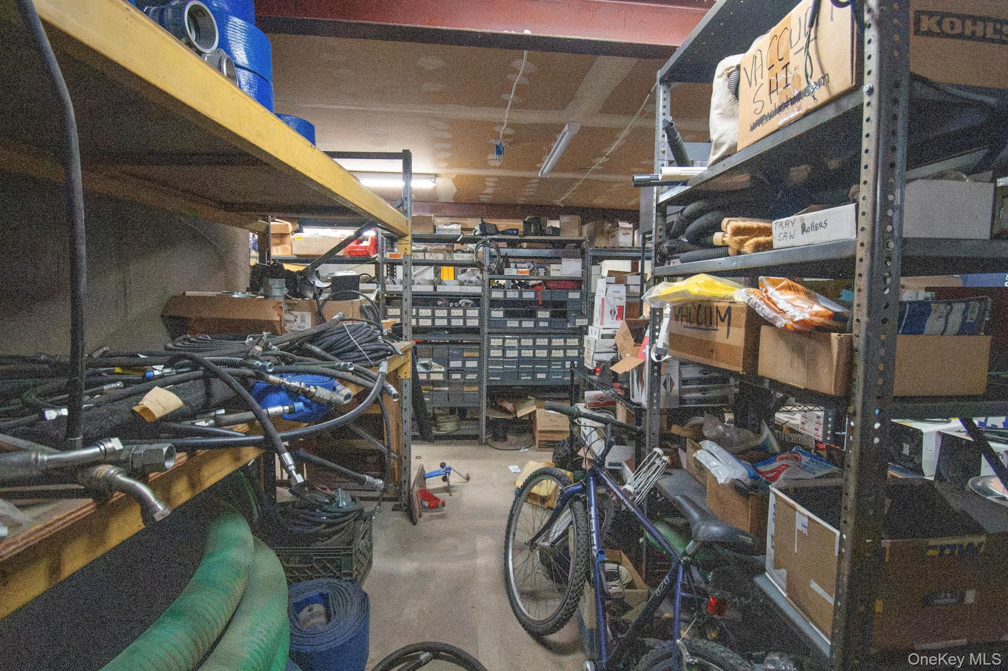 514 Merrick Road thumbnail 31