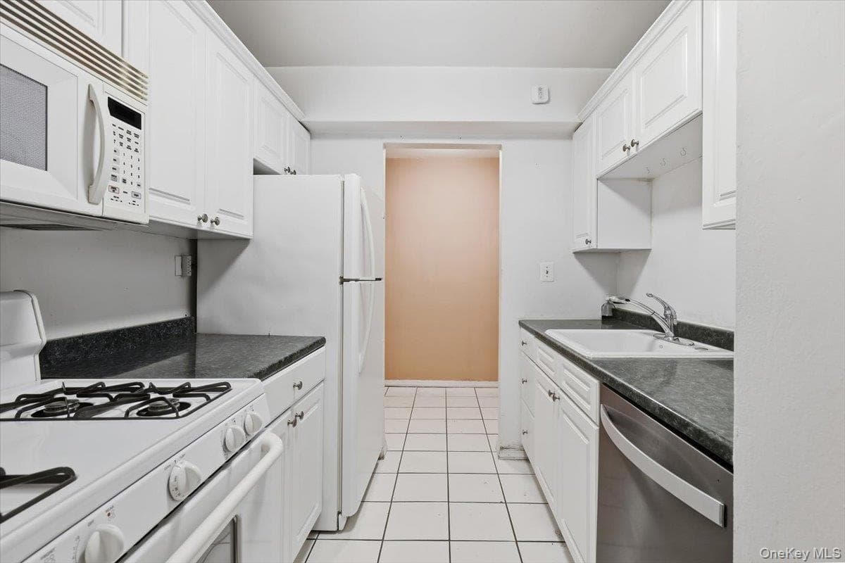 75 W 238th Street Unit: 2D thumbnail 12