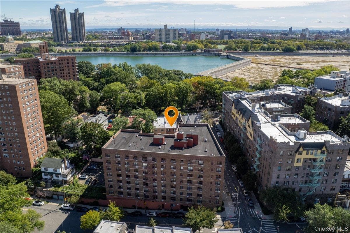 75 W 238th Street Unit: 2D thumbnail 3