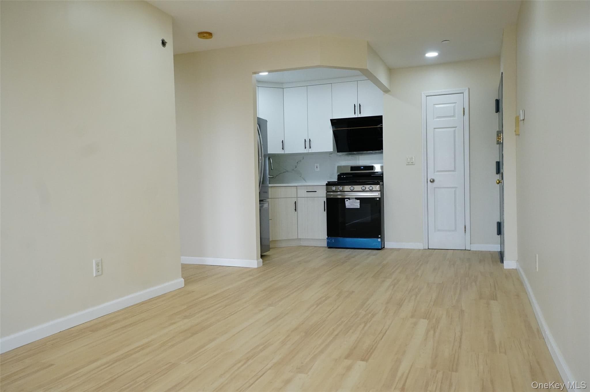 41-35 67th Street Unit: 6B thumbnail 5