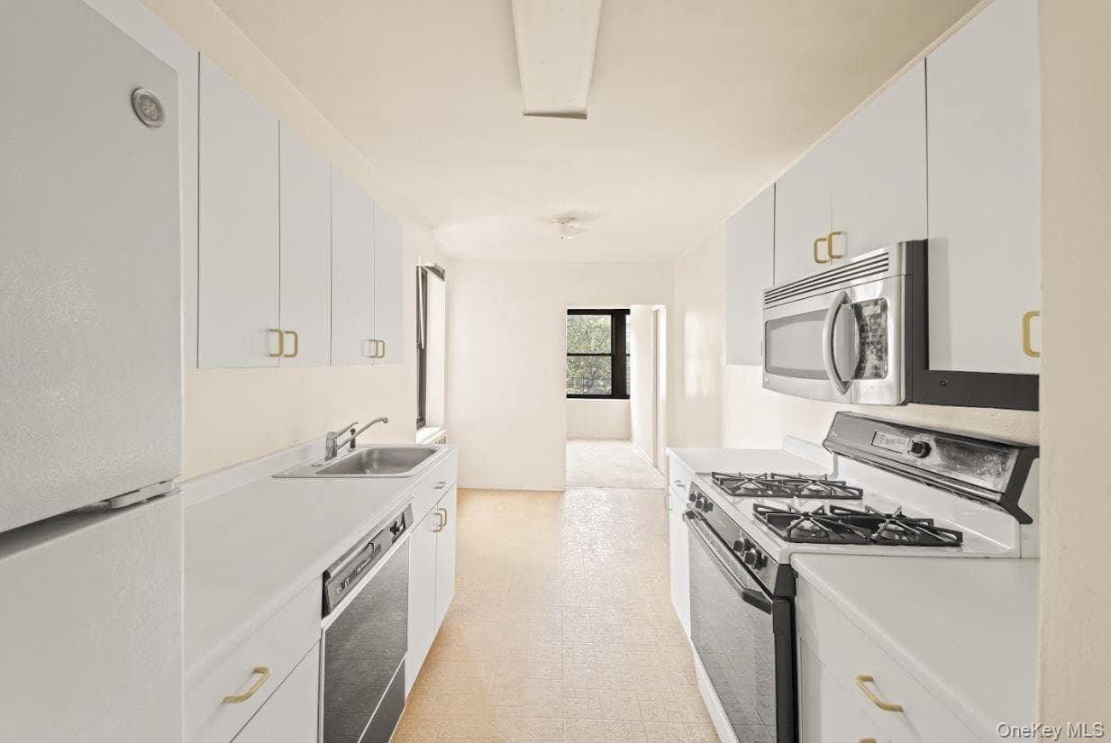 18-75 Corporal Kennedy Street Unit: 3J thumbnail 6