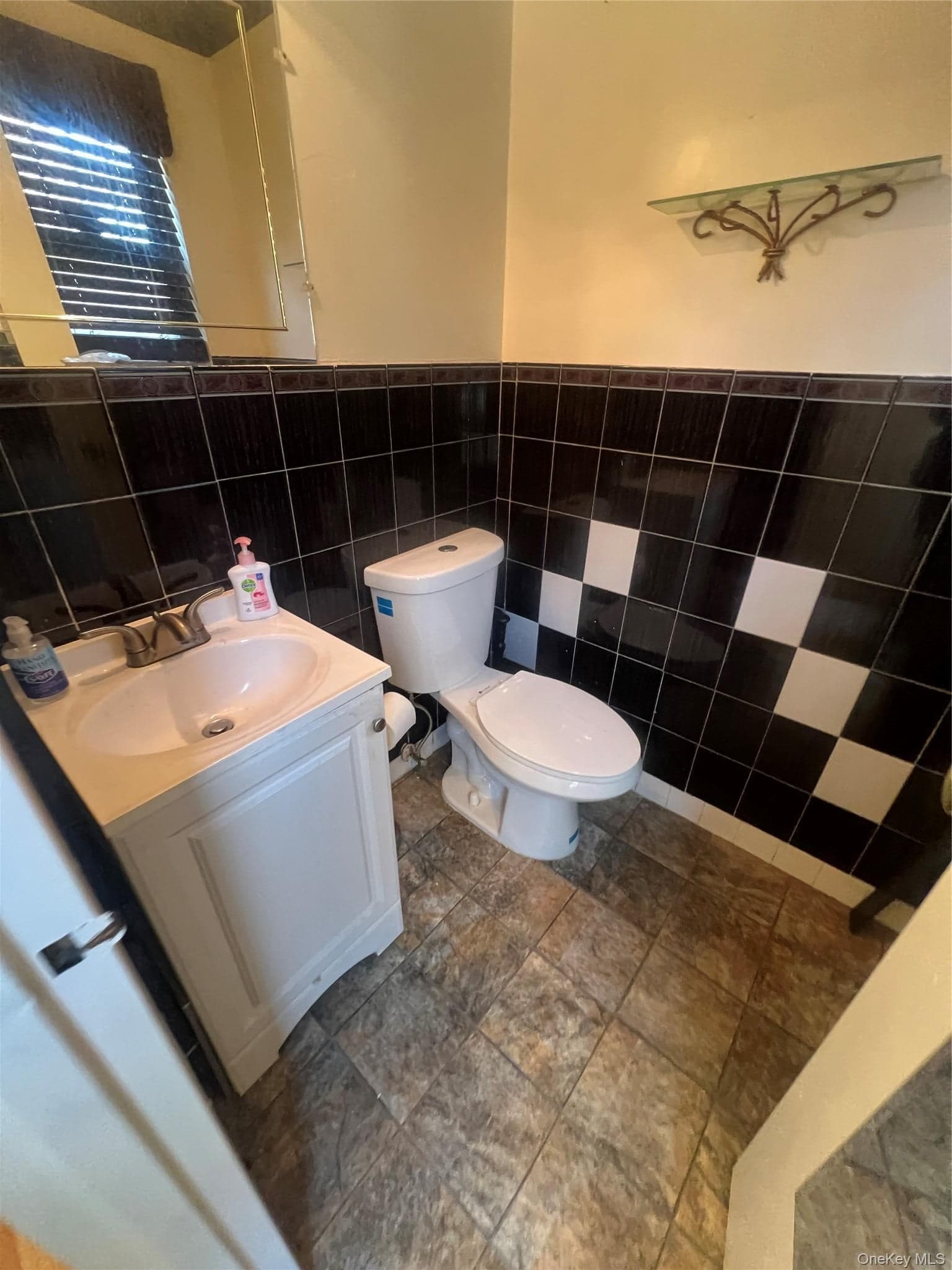 570 Christopher Avenue thumbnail 6