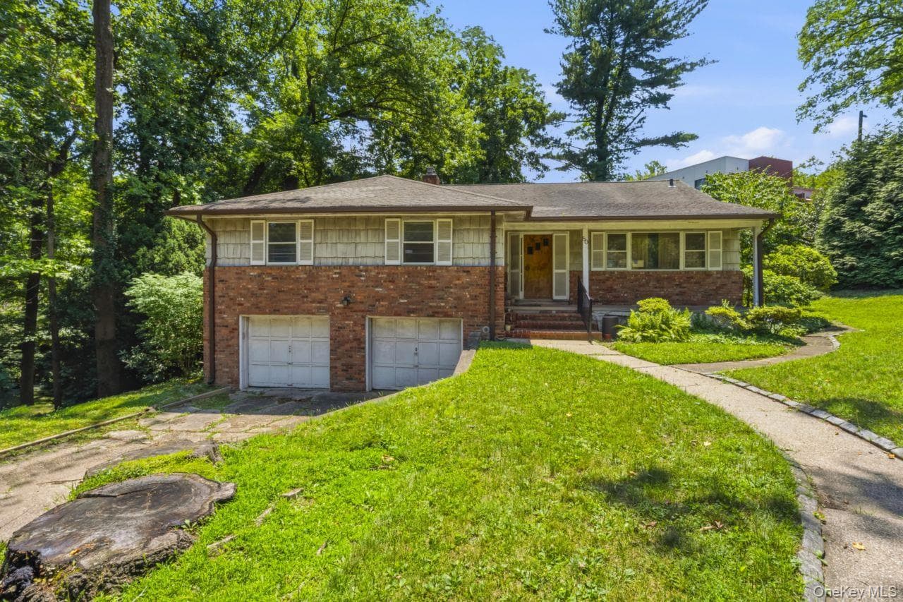 80 Nassau Drive thumbnail 3