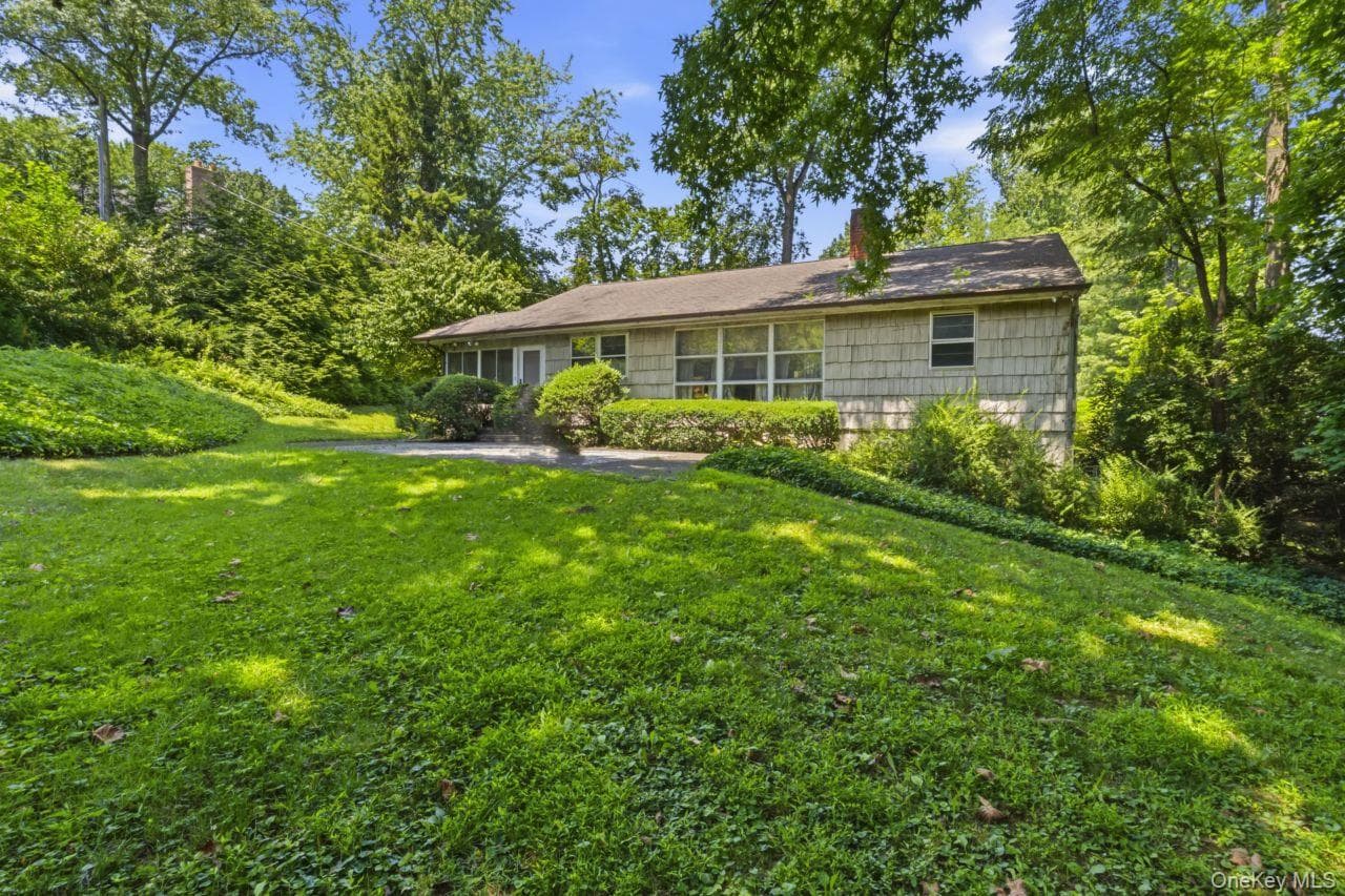 80 Nassau Drive thumbnail 5