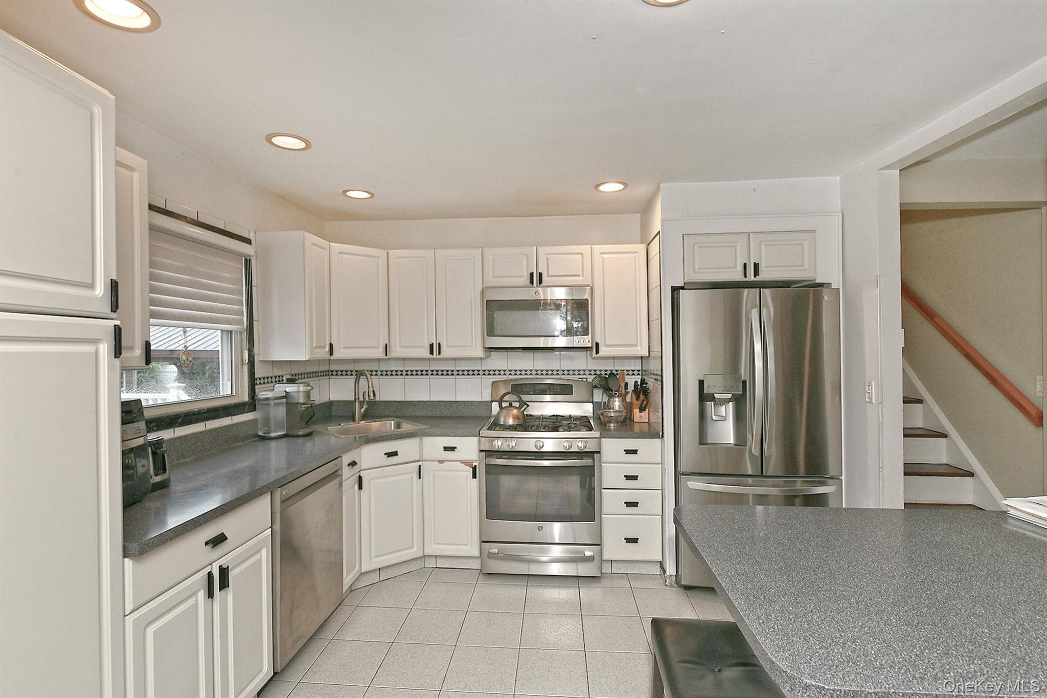3730 Bernard Drive thumbnail 15