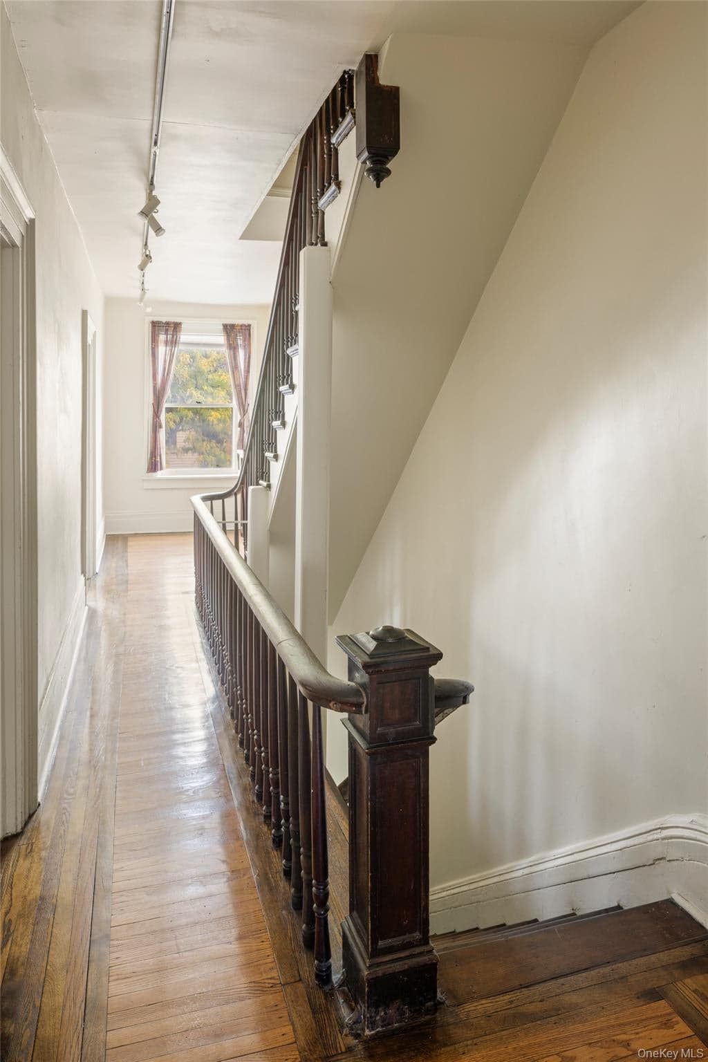 511 Warren Street thumbnail 12
