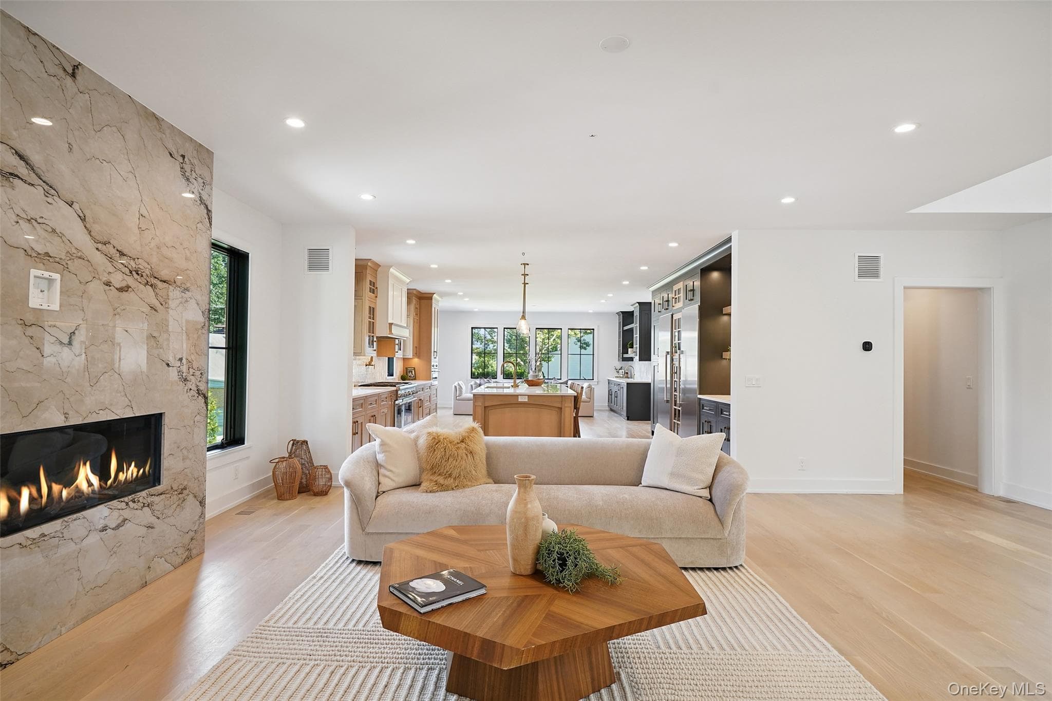 417 West Street thumbnail 9
