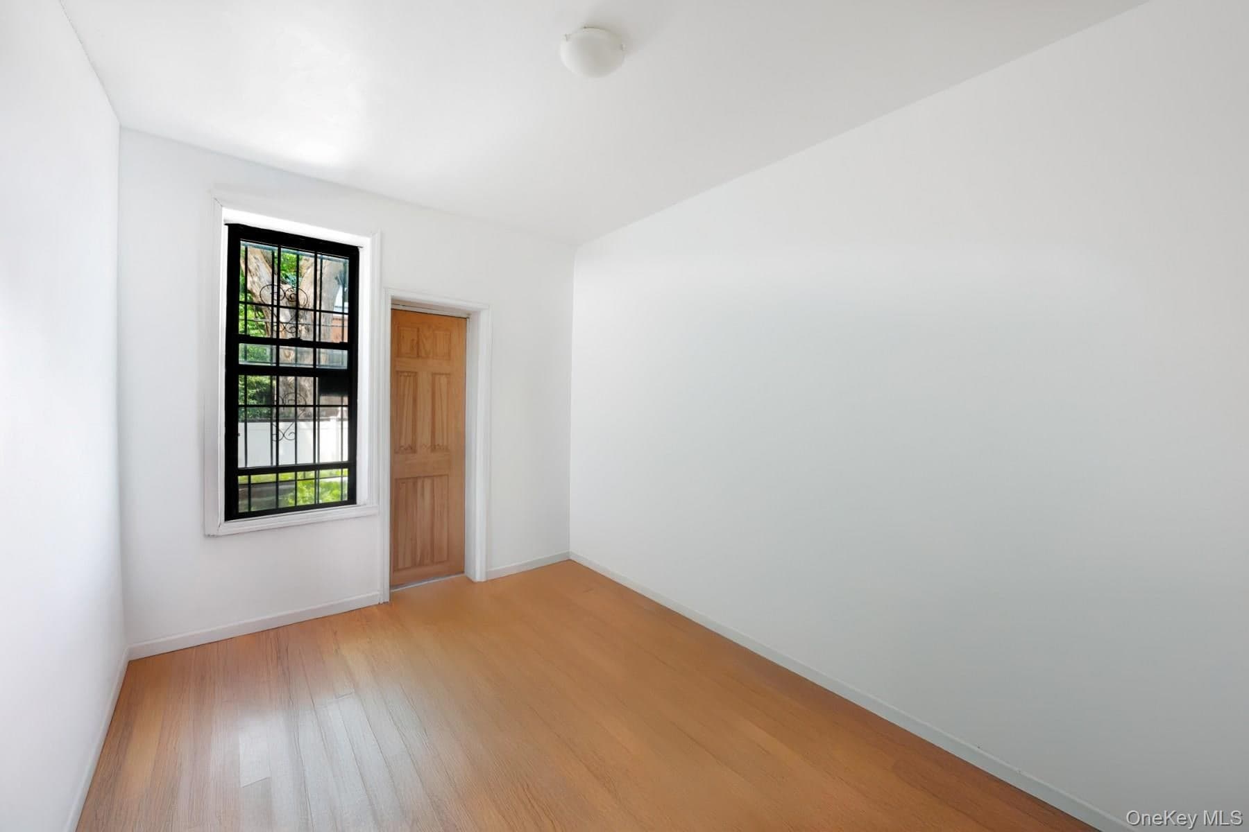 479 Bainbridge Street thumbnail 14