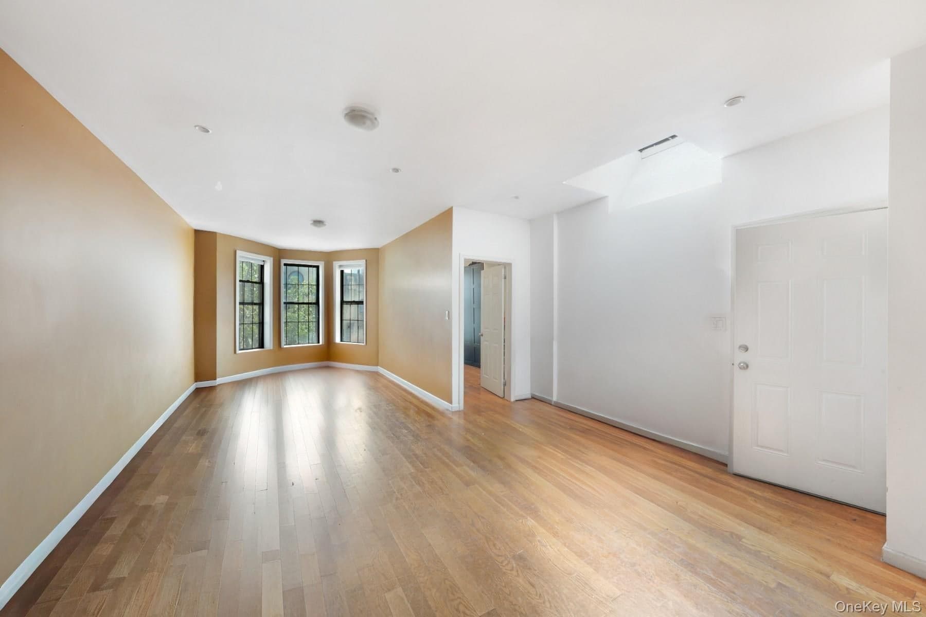 479 Bainbridge Street thumbnail 16