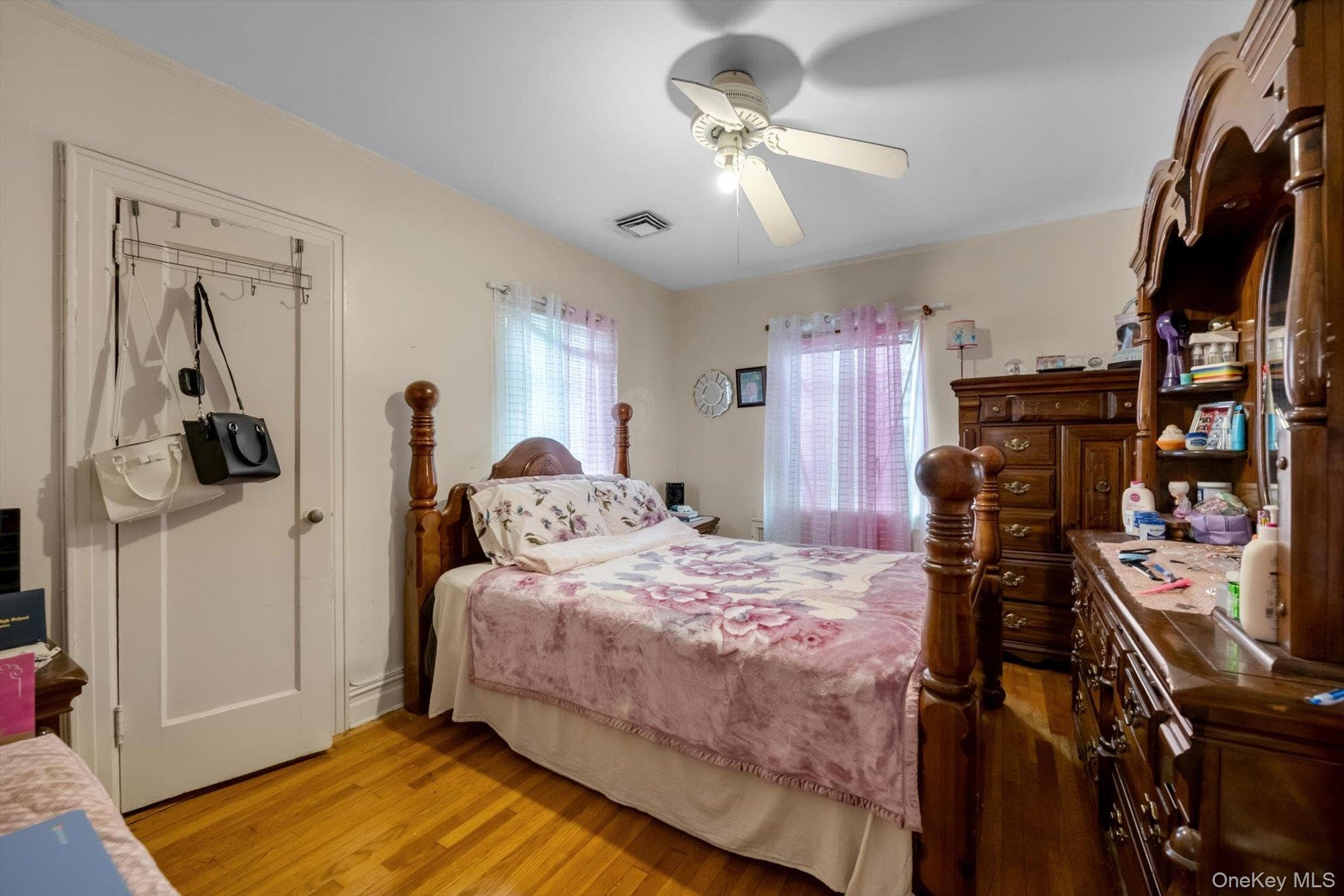 1509 Hewlett Avenue thumbnail 16