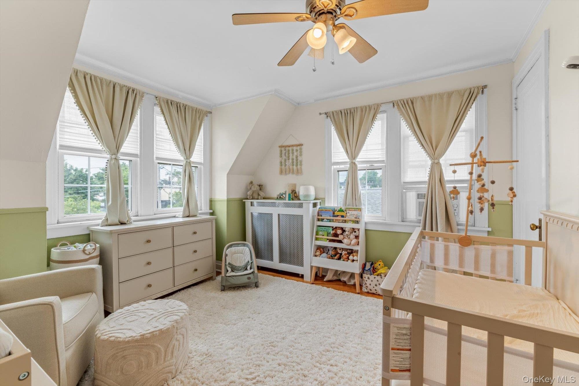 21 Hampton Avenue thumbnail 18
