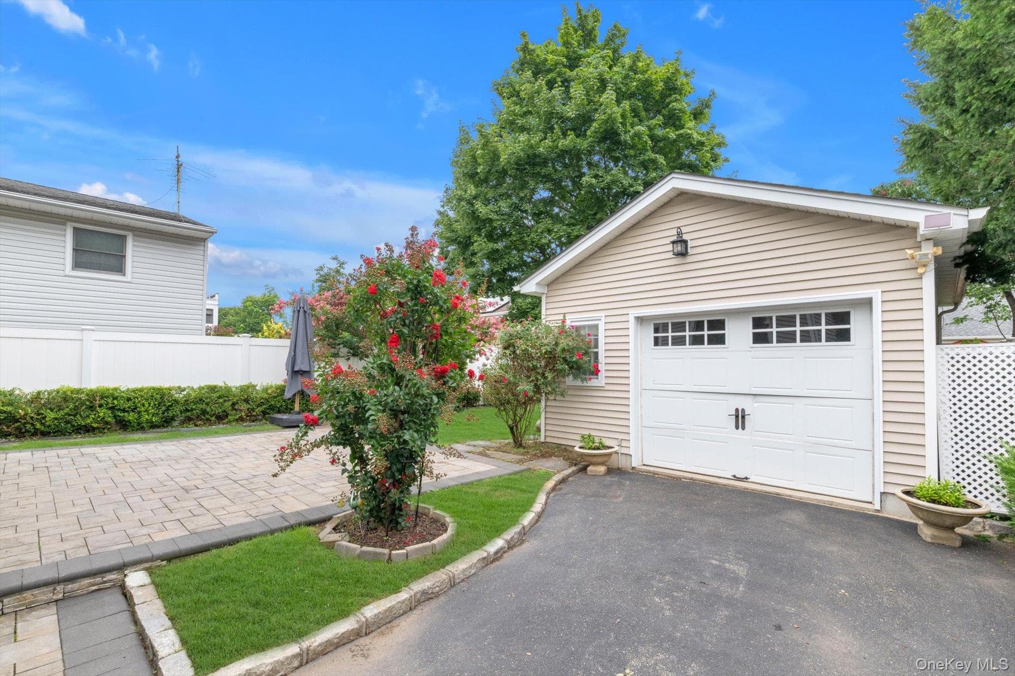 21 Hampton Avenue thumbnail 13
