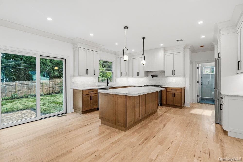 93 Morton Boulevard thumbnail 16