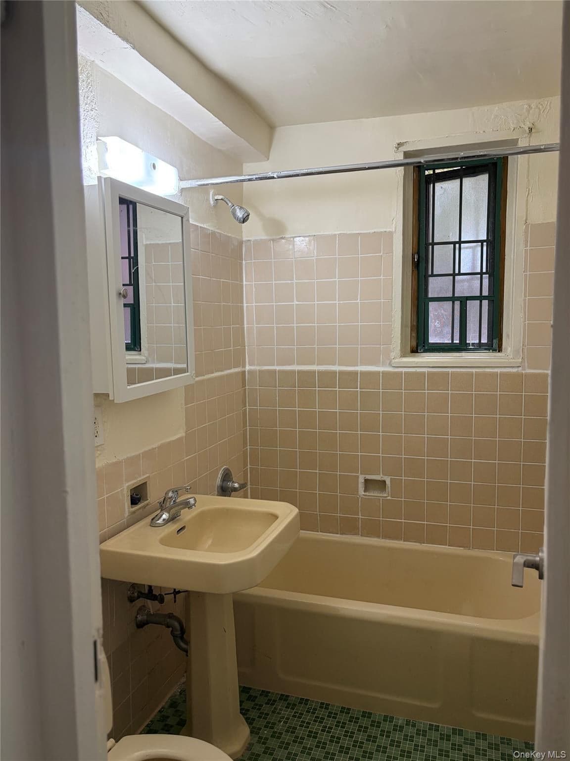 1563 Metropolitan Avenue Unit: ME thumbnail 6