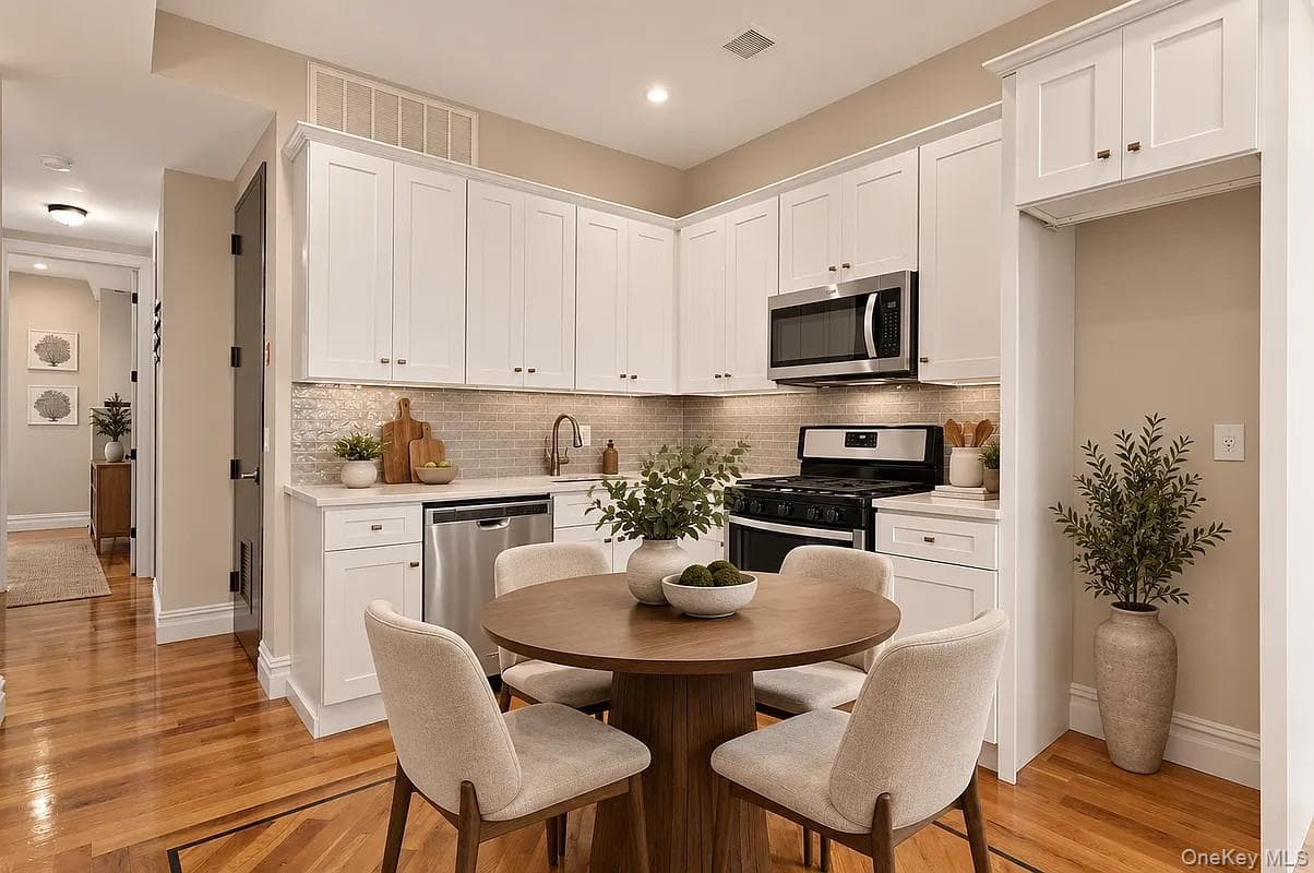 173 Cooper Street Unit: TH thumbnail 2