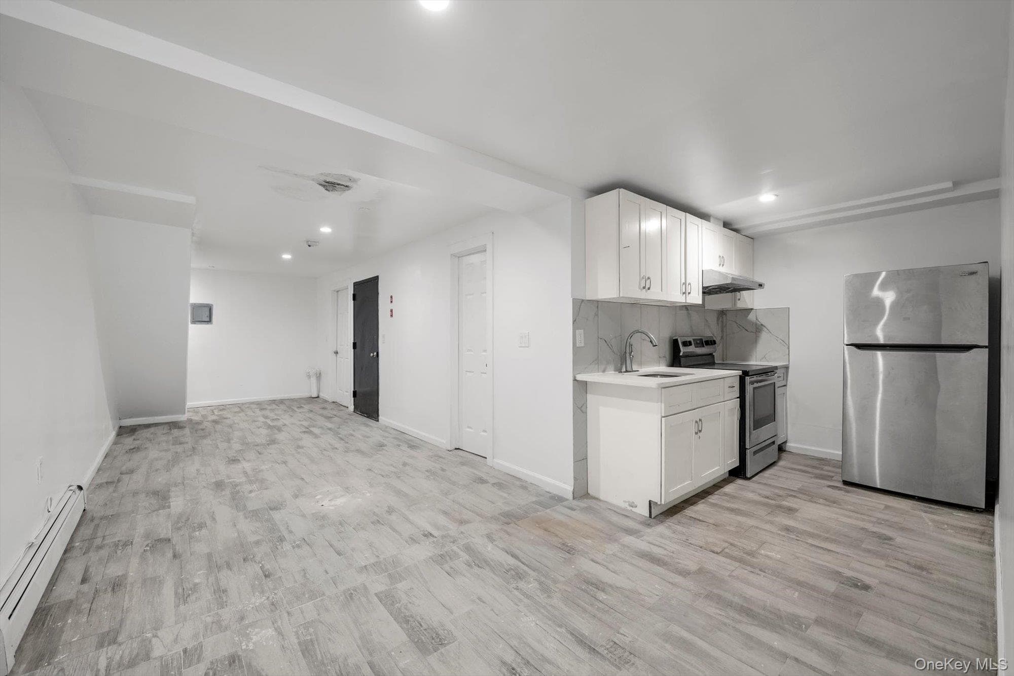 2437 Beach Channel Drive thumbnail 4