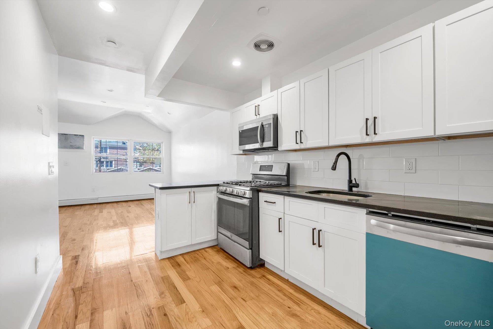 2437 Beach Channel Drive thumbnail 15