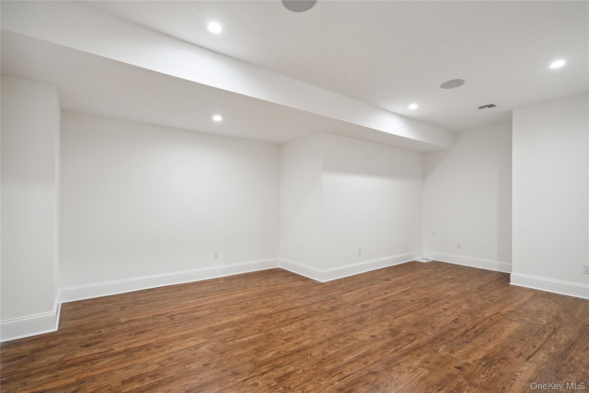 46 Plainview Road thumbnail 39