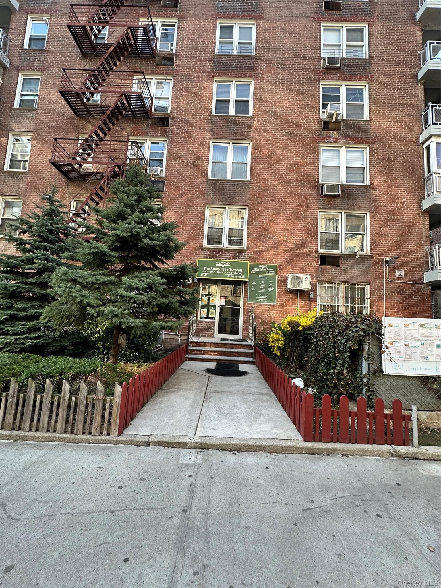 43-43 Kissena Boulevard Unit: 114, Flushing