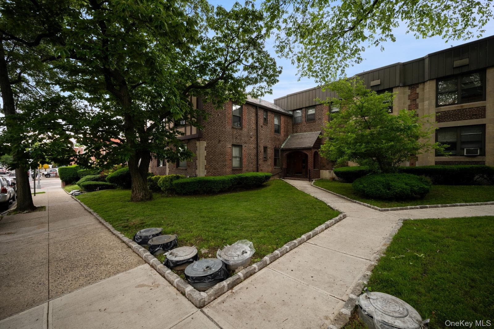 7607 Ditmars Boulevard Unit: 1C thumbnail 2
