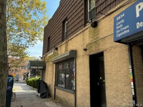 2934-2936 Wilkinson Avenue thumbnail 2
