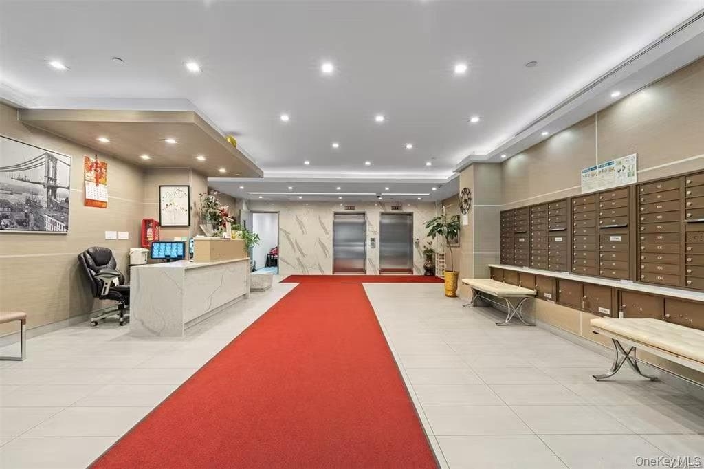 14238 37th Avenue Unit: 13D thumbnail 3