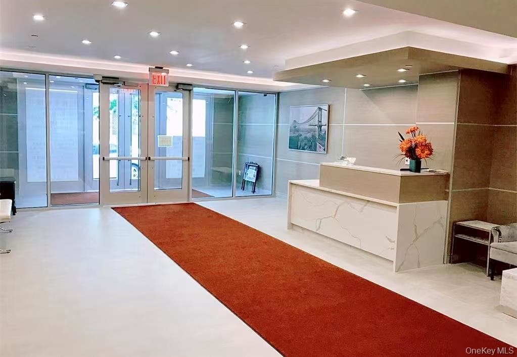 14238 37th Avenue Unit: 13D thumbnail 2
