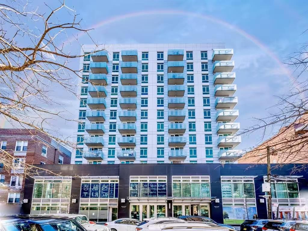 14238 37th Avenue Unit: 13D, Flushing