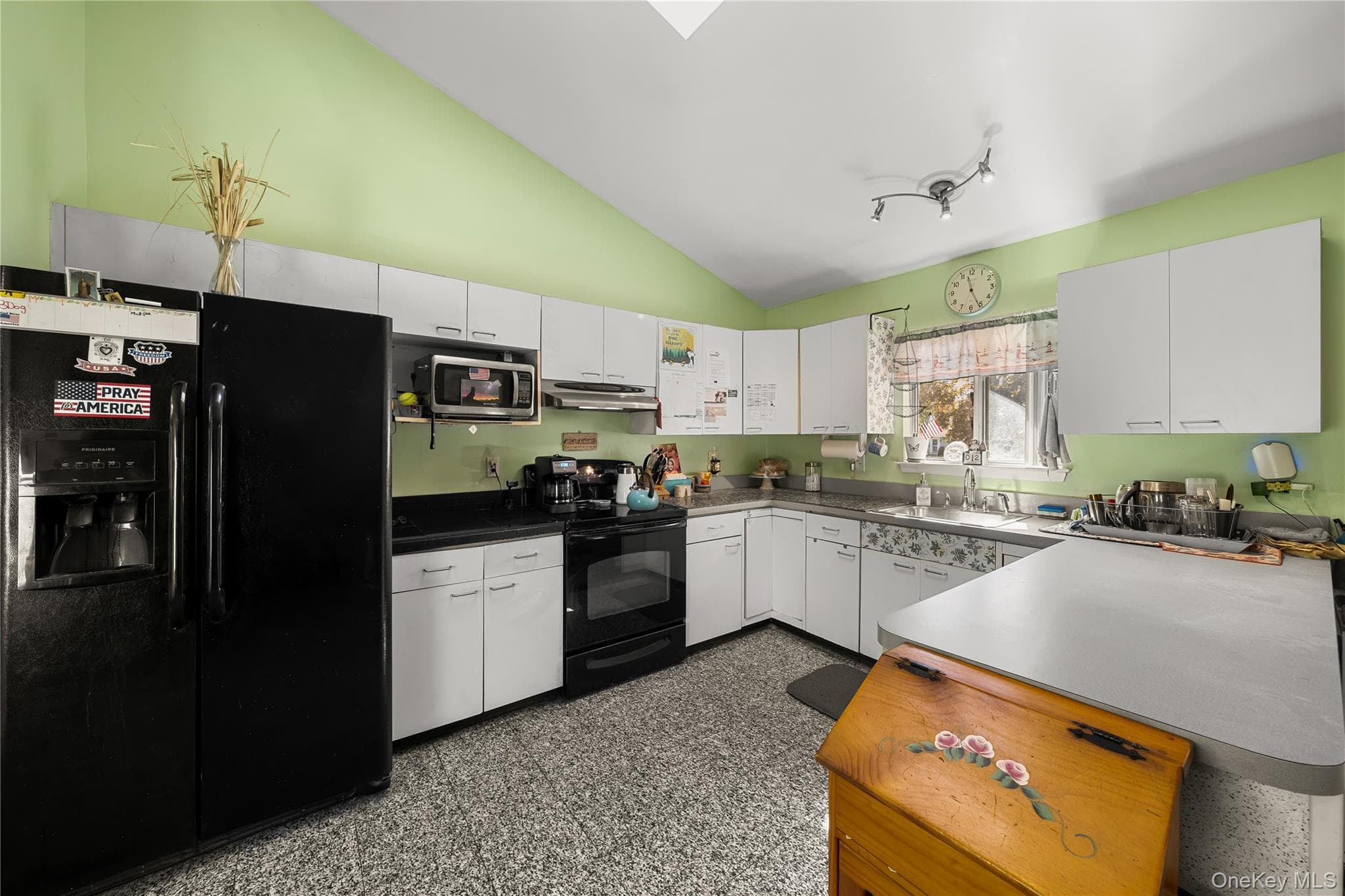 14 Mineola Street thumbnail 13