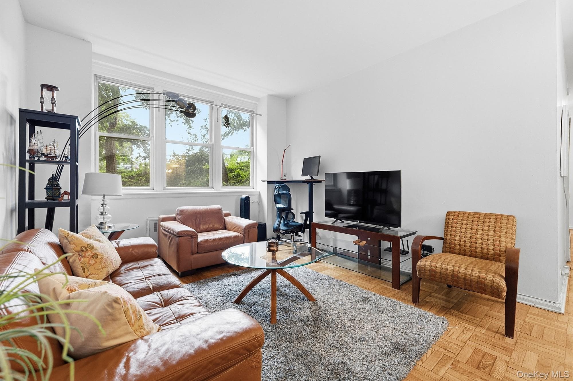 55 Knolls Crescent Unit: 1B thumbnail 5
