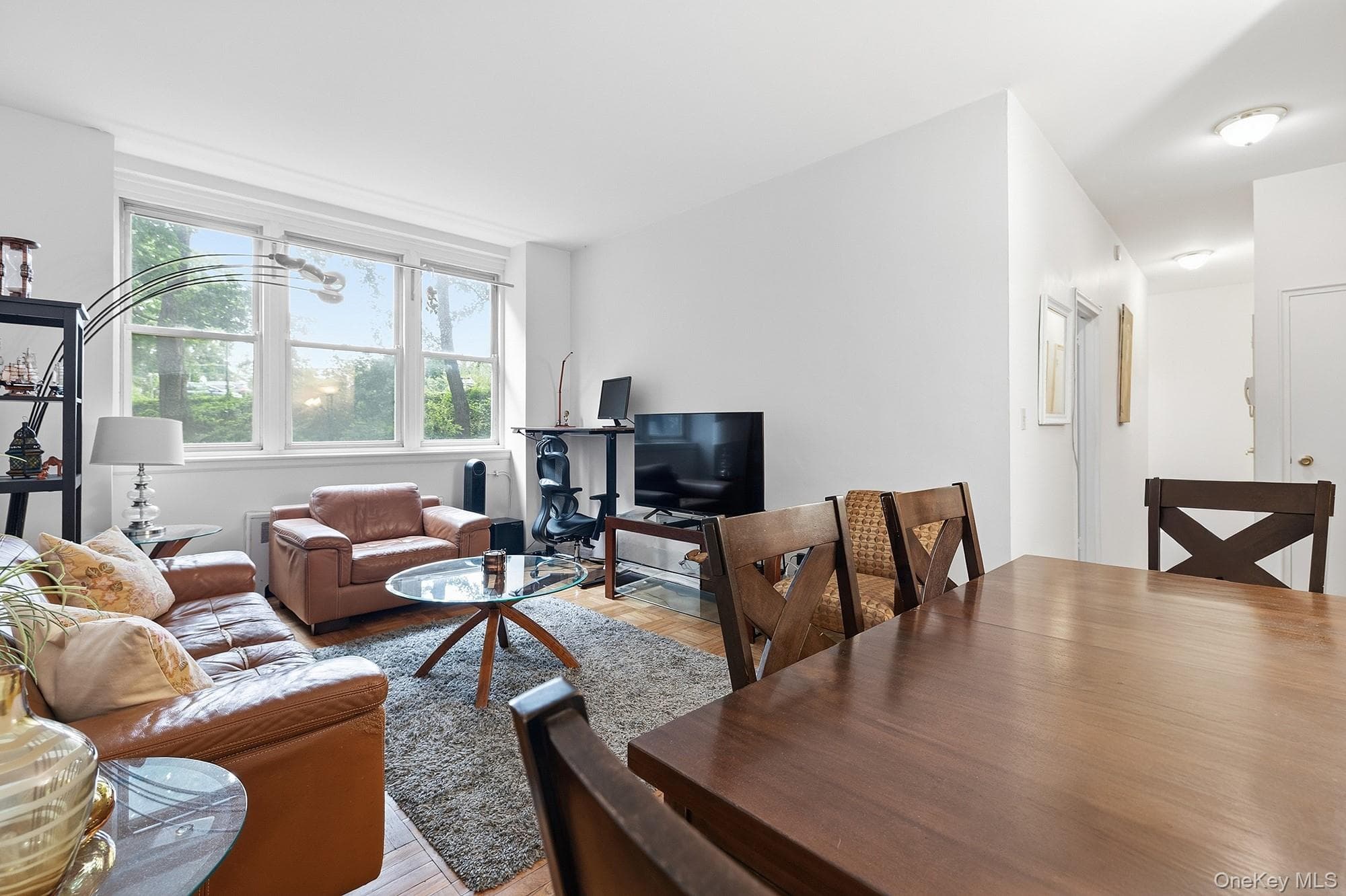 55 Knolls Crescent Unit: 1B thumbnail 4