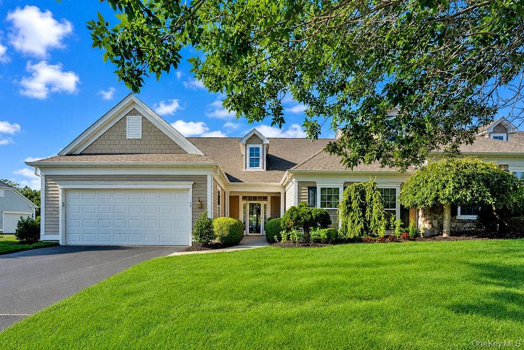 79 Samantha Circle photo 1