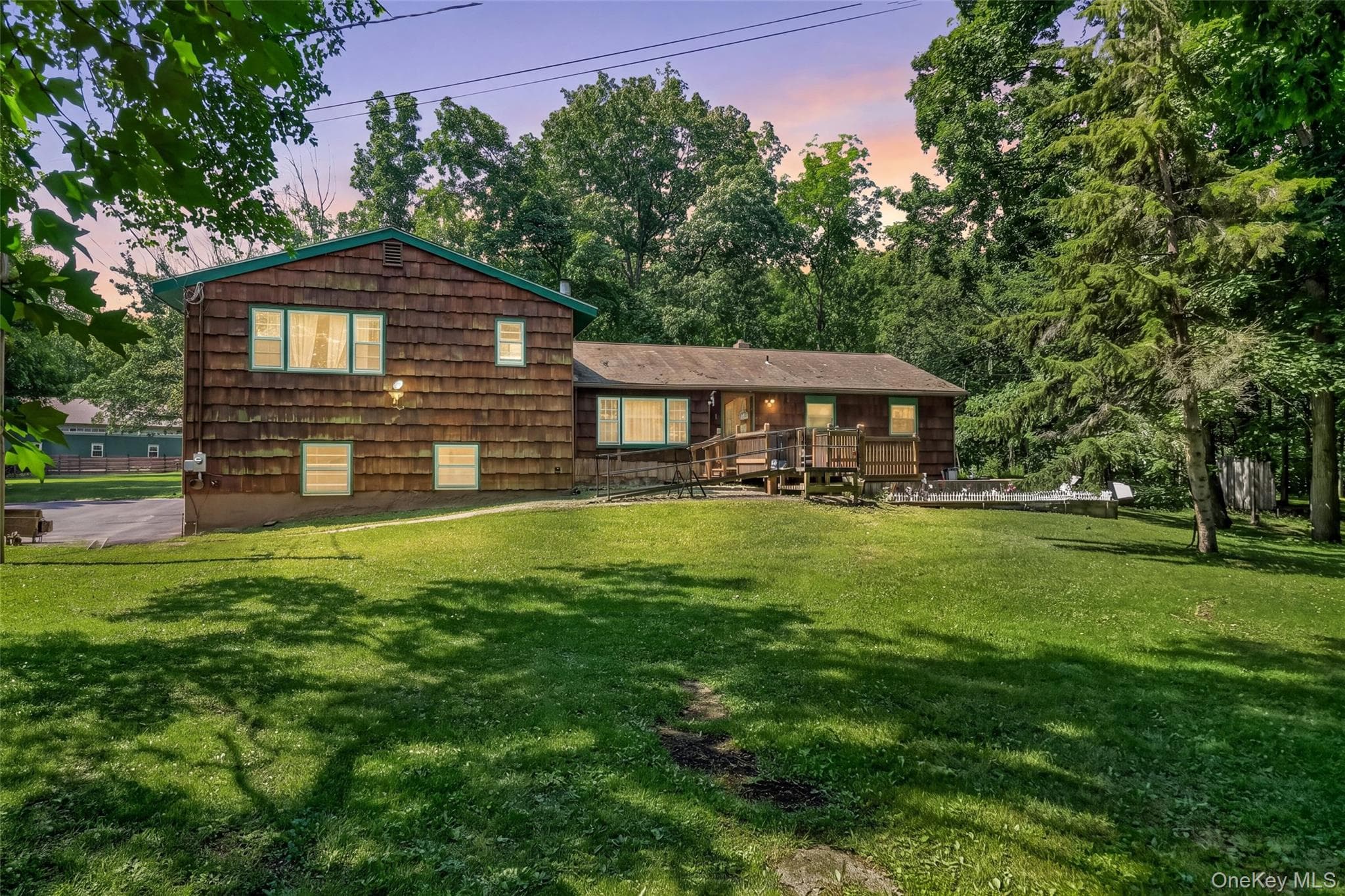 2536 Wingdale Mtn Road thumbnail 3