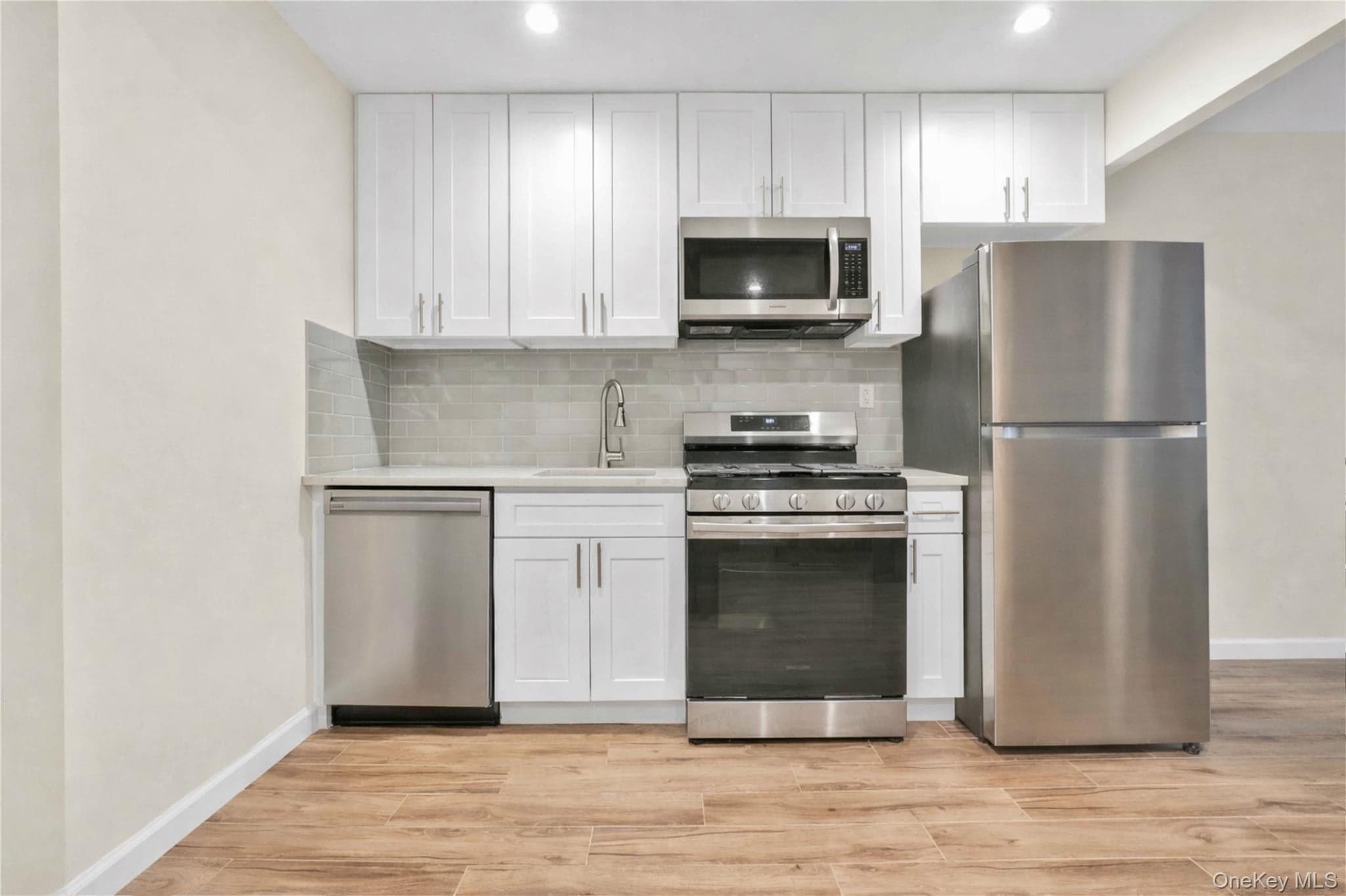 65-27 Roosevelt Ave Ave thumbnail 7