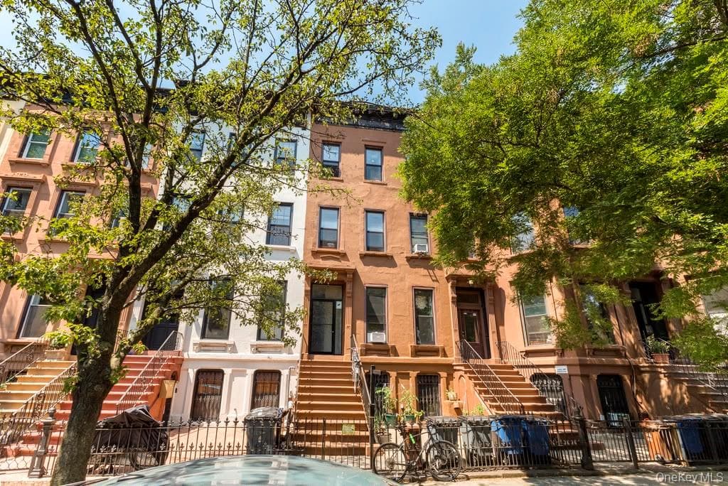 887 Lafayette Avenue thumbnail 5