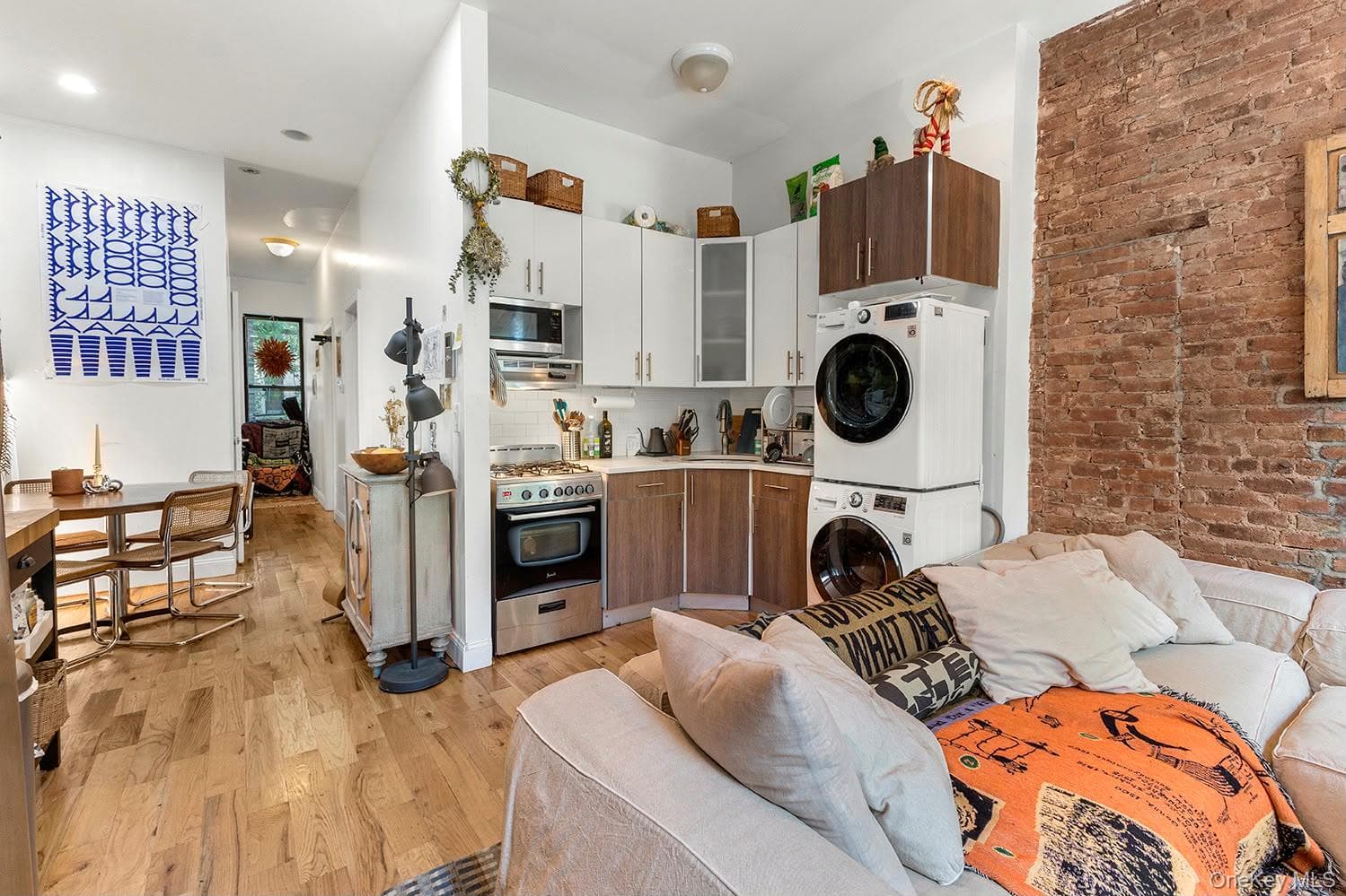 887 Lafayette Avenue thumbnail 15