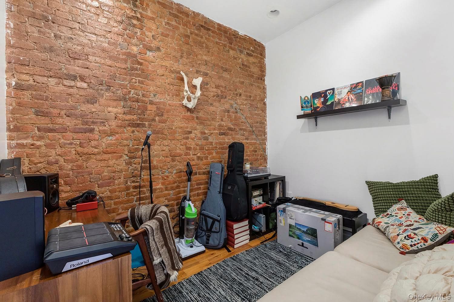 887 Lafayette Avenue thumbnail 16