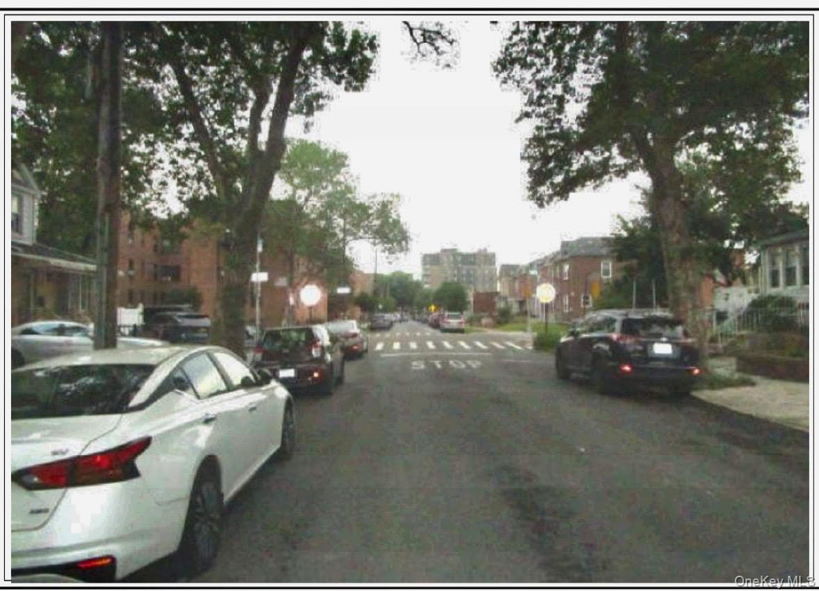 62-95 Austin Street thumbnail 3