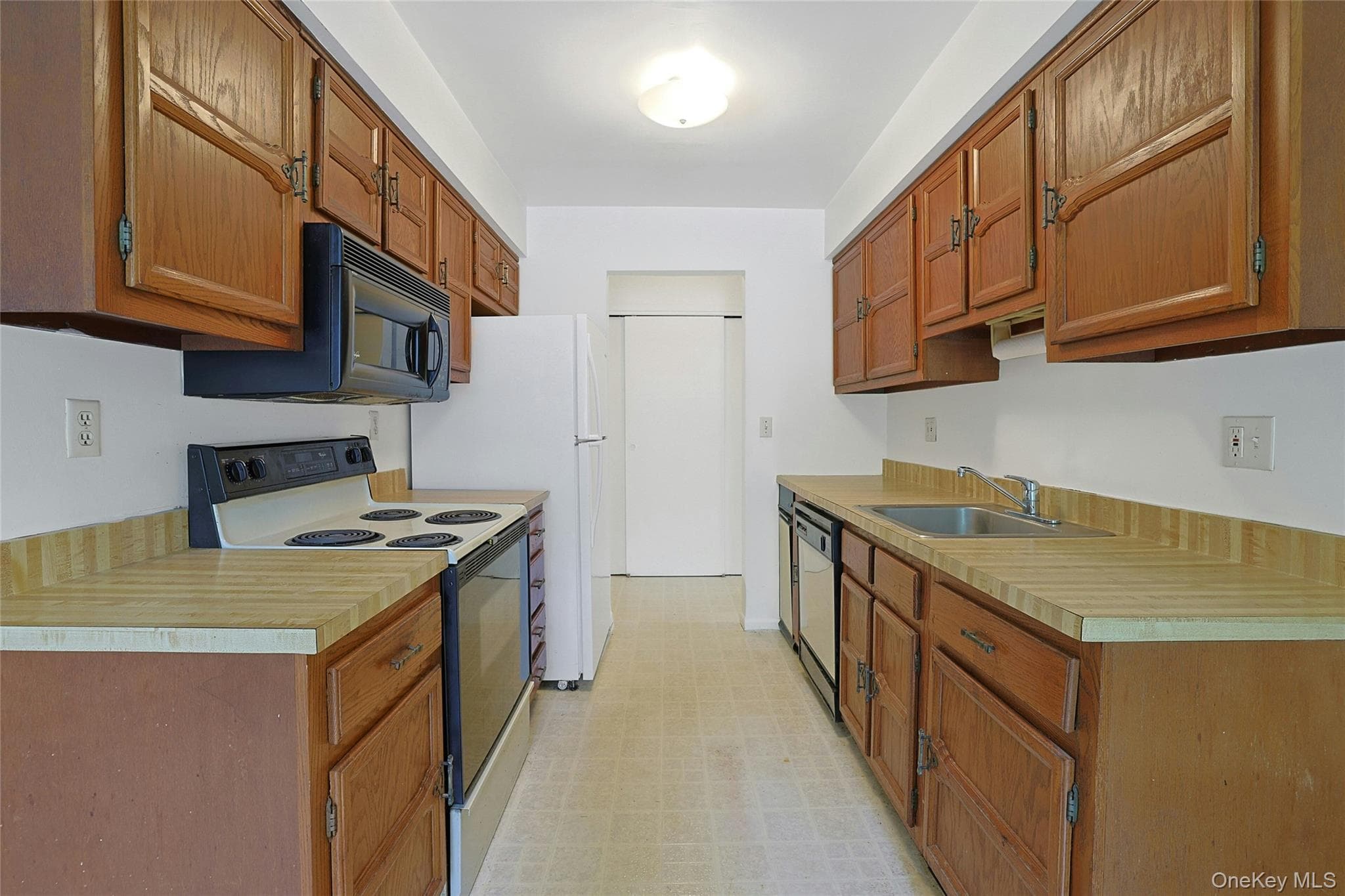 16 Foxwood Drive Unit: 8 thumbnail 12
