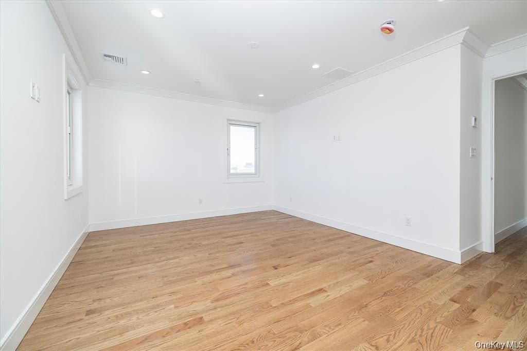 550 E Harrison Street thumbnail 18