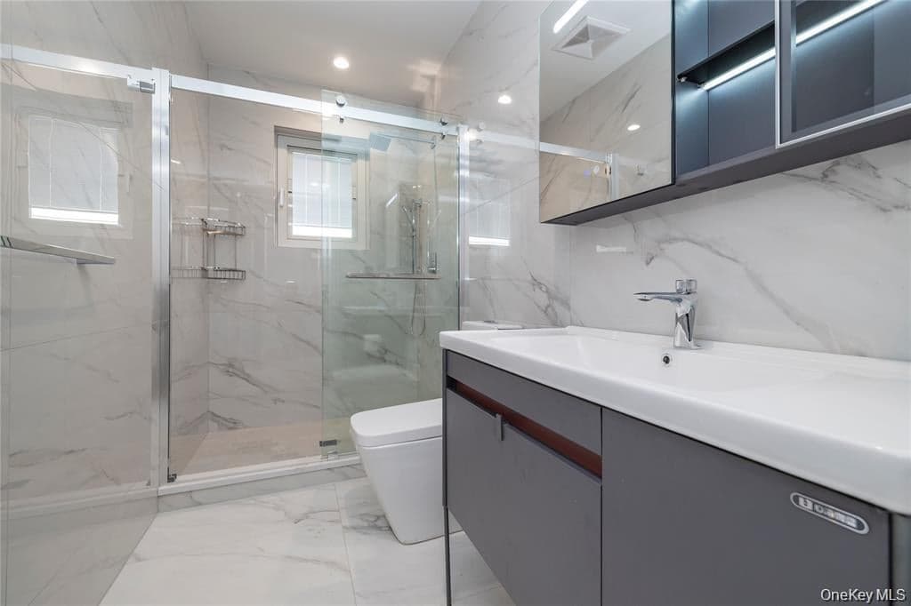 550 E Harrison Street thumbnail 32