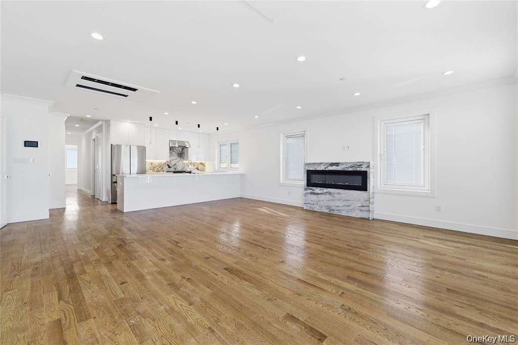 550 E Harrison Street thumbnail 22