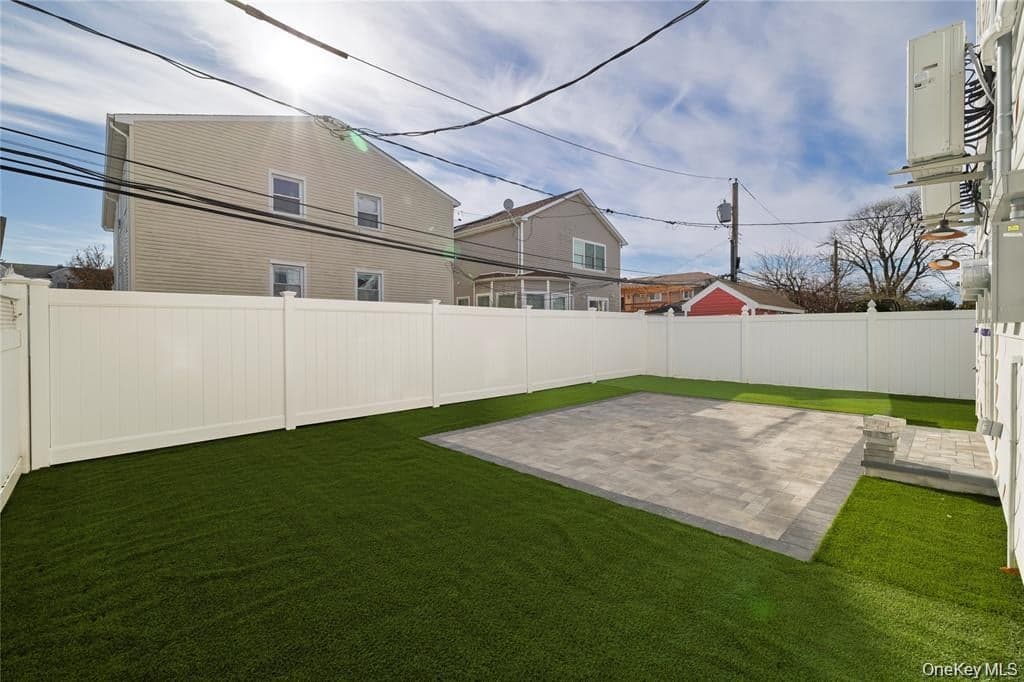 550 E Harrison Street thumbnail 2