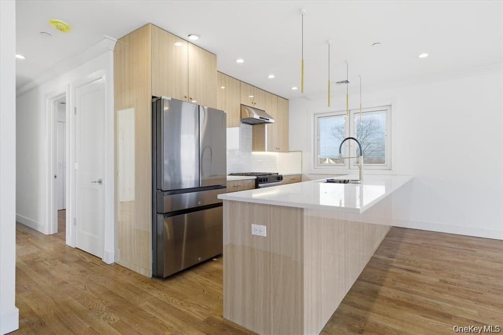 550 E Harrison Street thumbnail 7
