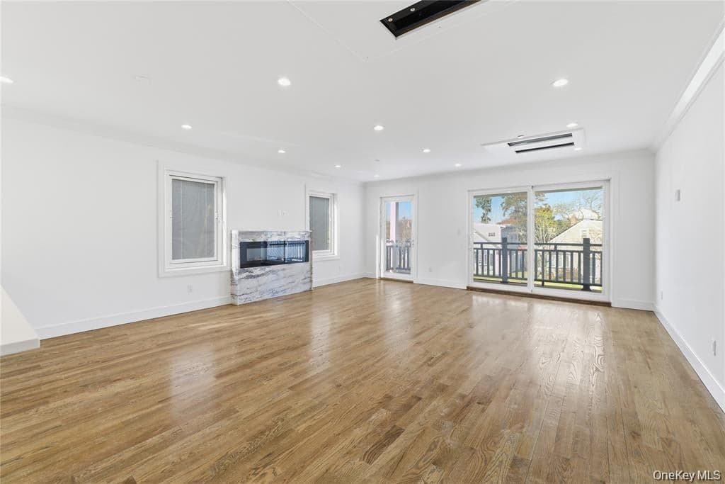 550 E Harrison Street thumbnail 21