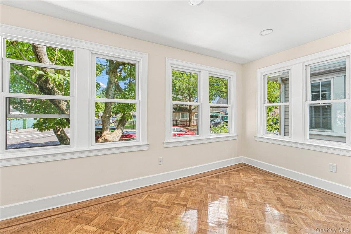 8402 Smedley Street thumbnail 10