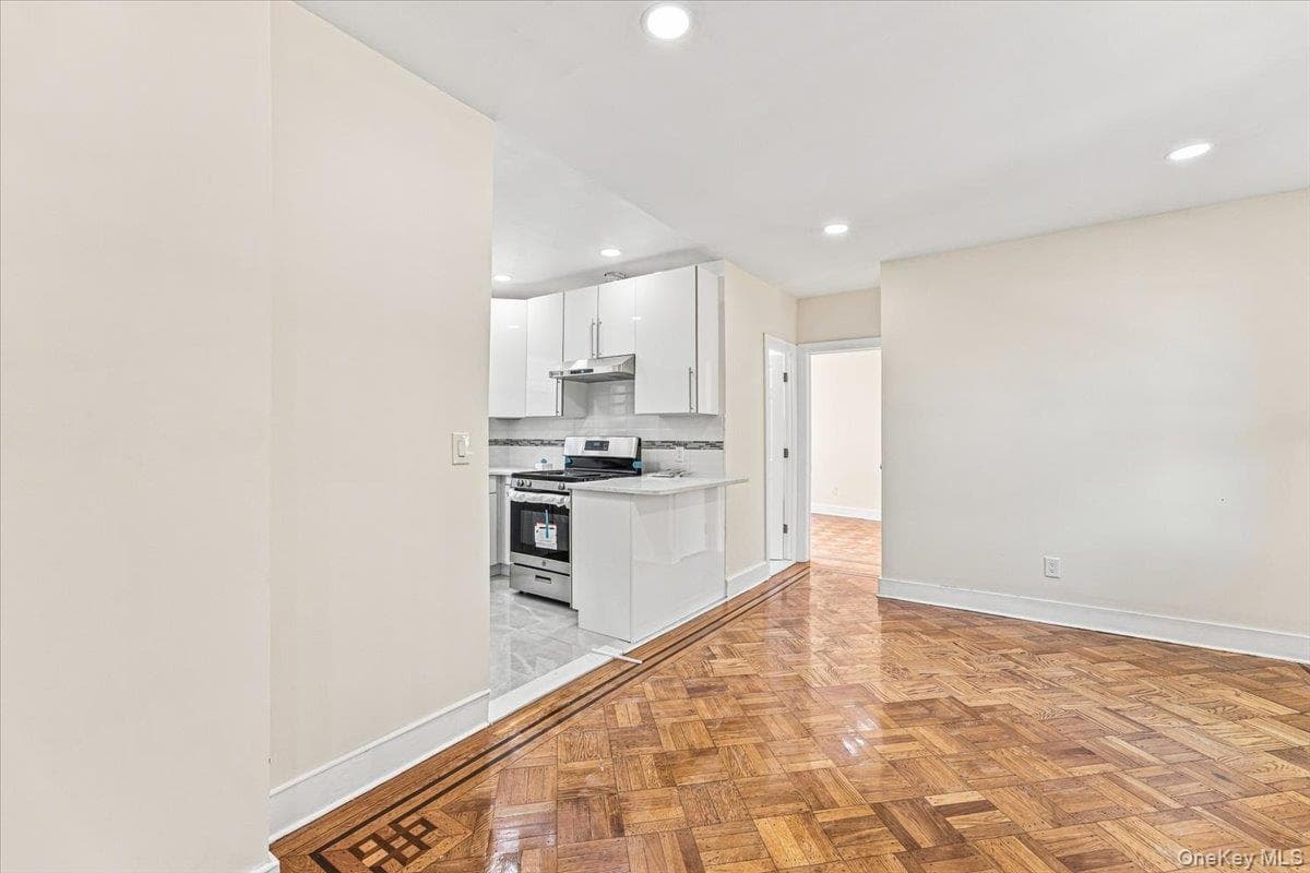 8402 Smedley Street thumbnail 5
