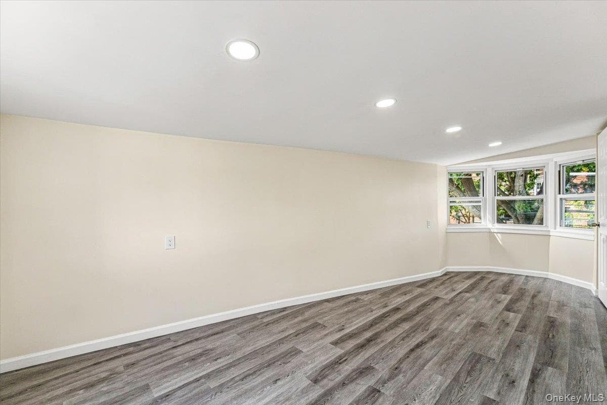 8402 Smedley Street thumbnail 17