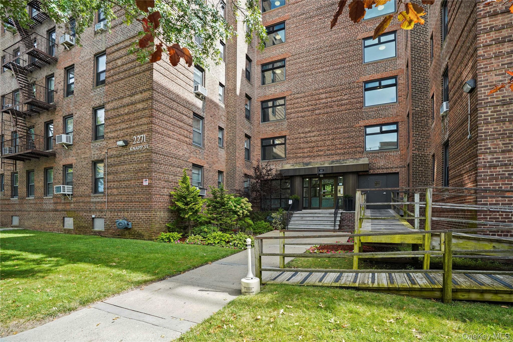 2271 Knapp Street Unit: 5D thumbnail 23