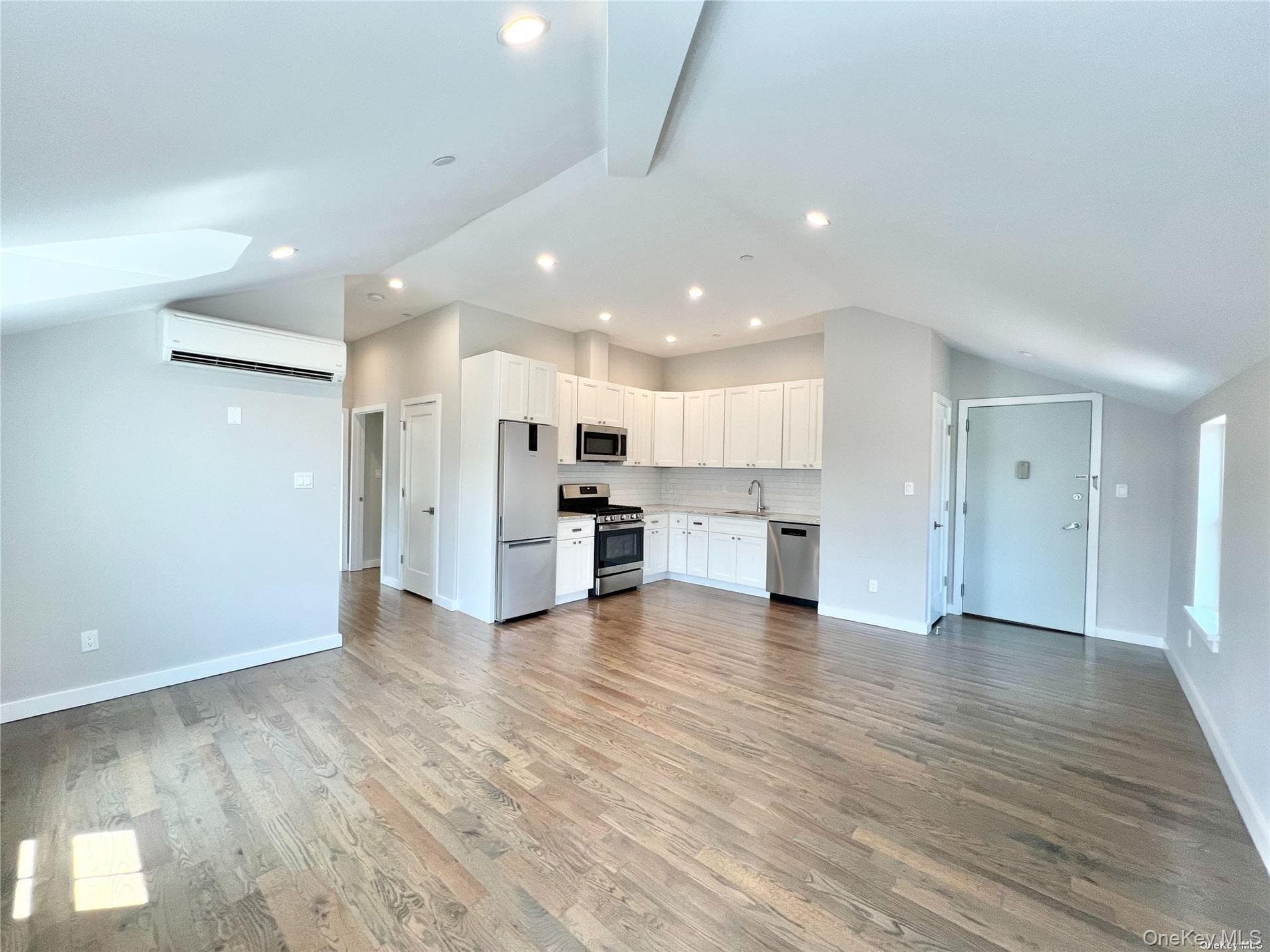 56-75 136th Street Unit: 3A thumbnail 3